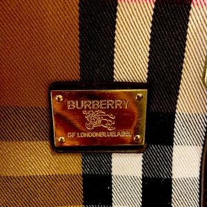 Burberry purse